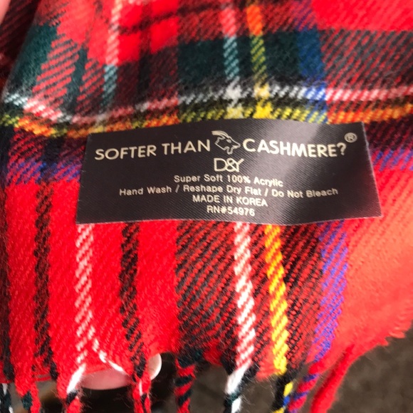 Softer than Cashmere D&Y scarf NWOT - 3/$25 SALE! - Picture 2 of 4